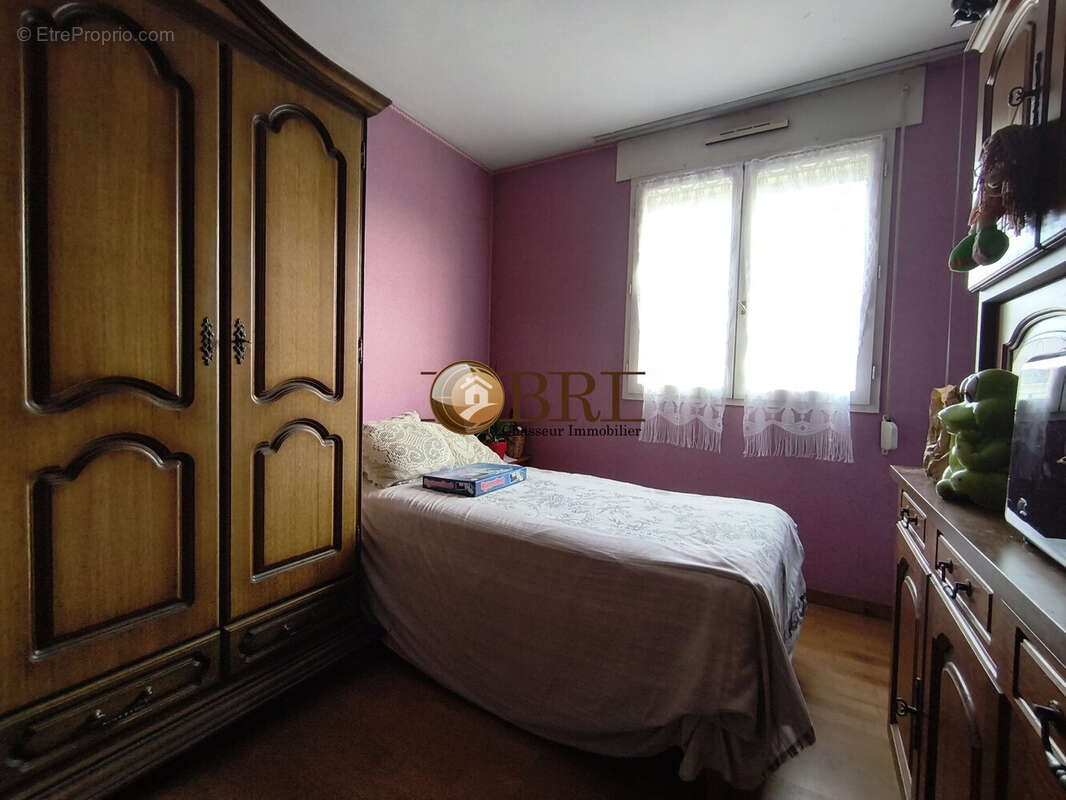 chambre 2 - Appartement à VOIRON