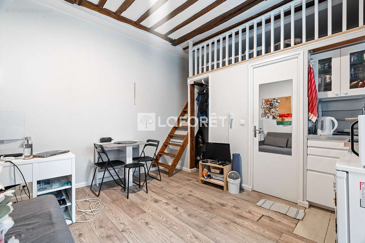 Appartement à PARIS-17E