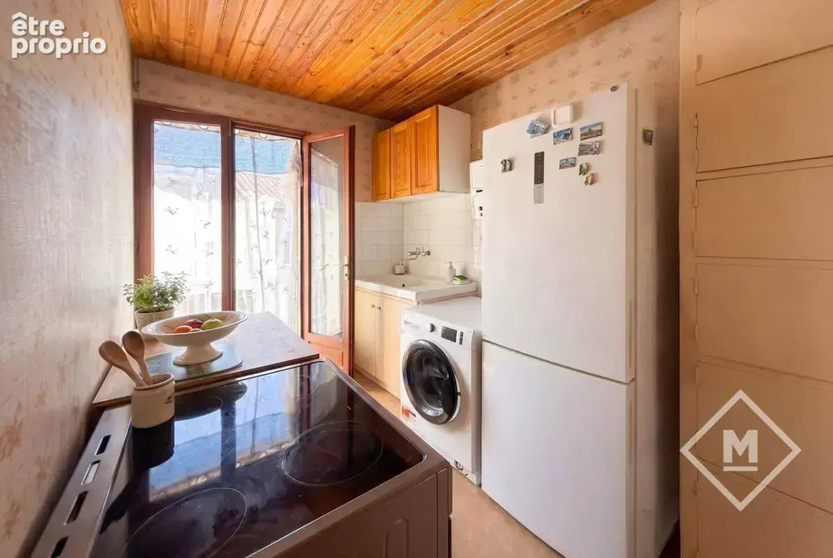 Opportunité de Vente : Charmant Appartement de 2 Pièces à Rafraîchir dans le secteur recherché des Chartreux à Marseille 13004 - photo 3