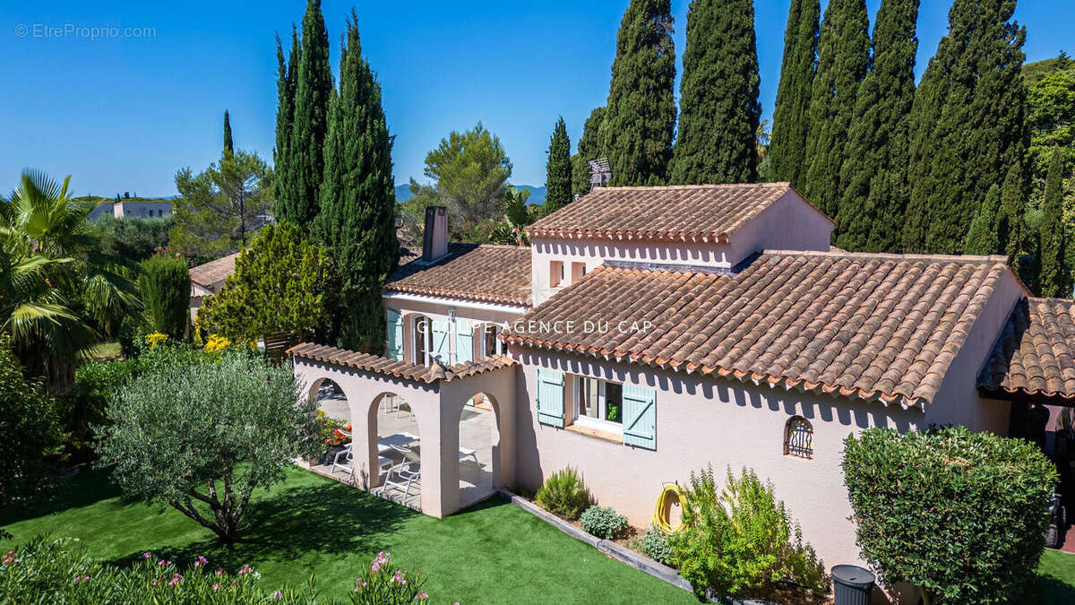 Villa valescure proche centre commercial a pieds - photo 14
