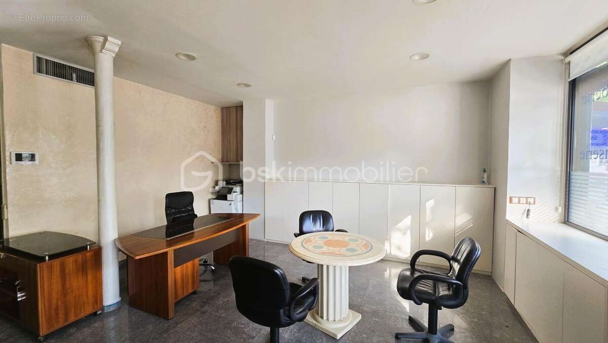 Commerce à PARIS-16E