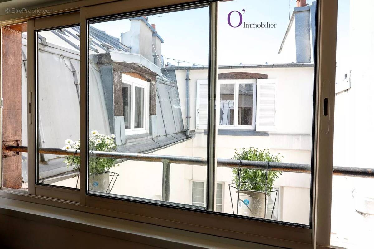 Appartement à PARIS-1E