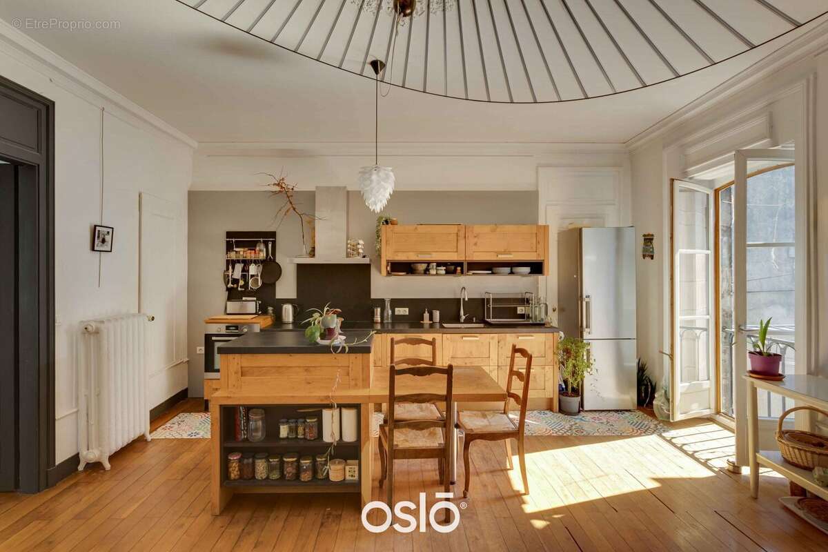 Appartement 276 m² à Besancon  - photo 2