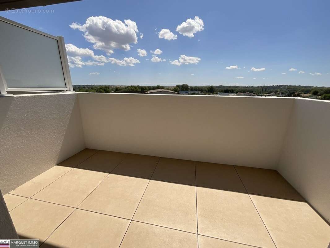 APT T4 offrant 90 m² avec terrasse 18 m² et 6 m² et parking au 6° étage avec ascenseur... - photo 14