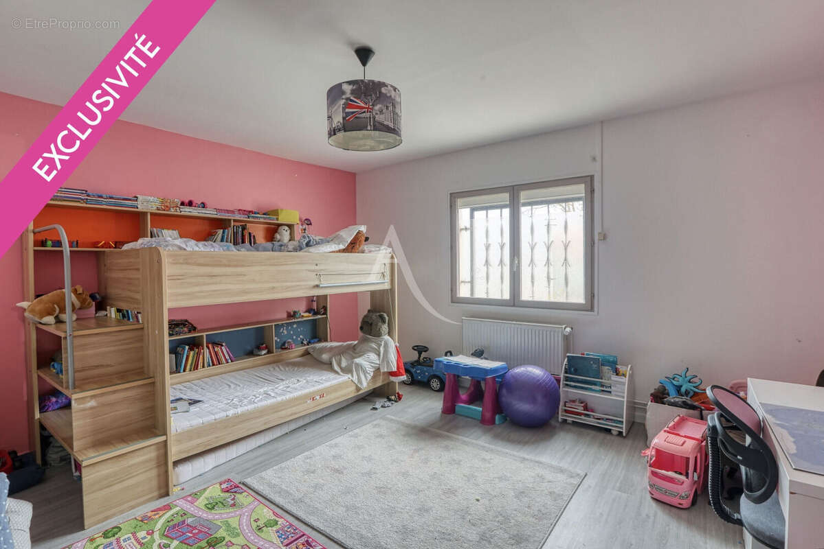 Maison à LES MUREAUX