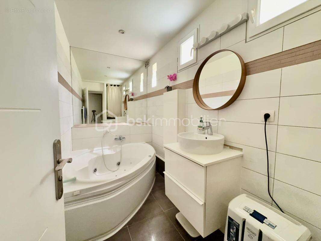Appartement à NEUILLY-PLAISANCE