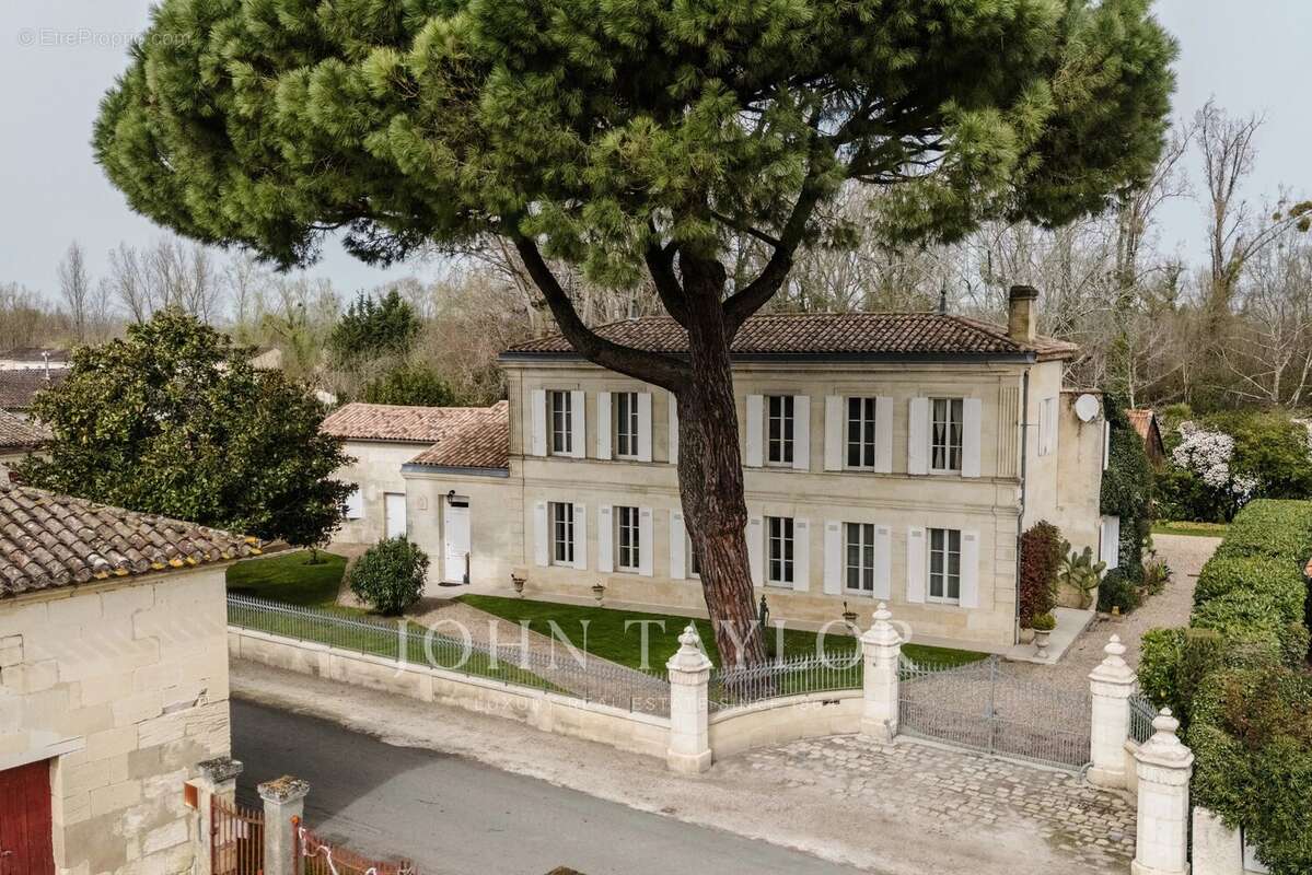 Maison à IZON