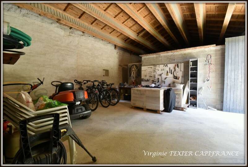 Maison à vendre 10 pièces VILLENEUVE LA COMTESSE (17) sur 4800 m² de terrain avec dépendances - photo 18