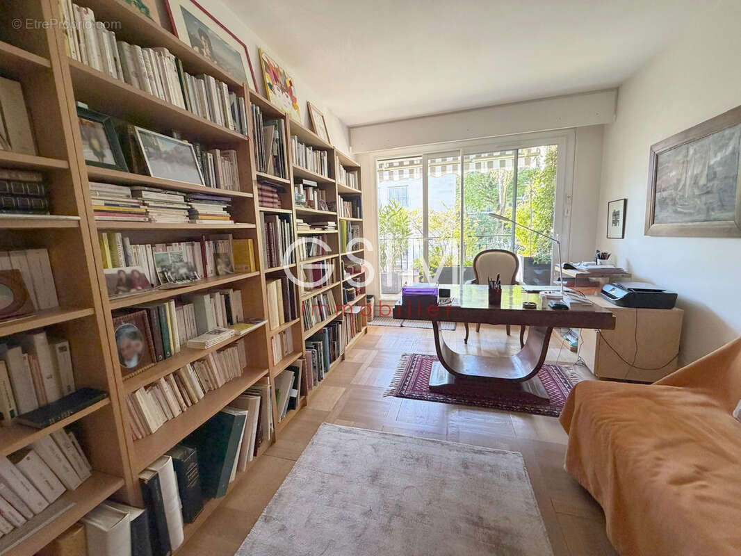 Appartement à VILLE-D'AVRAY