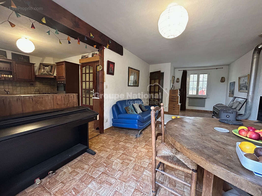 Maison à SAINT-ETIENNE-DU-GRES