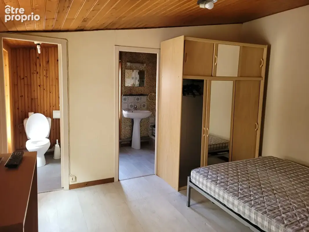 ROCHEFORT hyper centre - un appartement meublé de 27 m² au 2ème étage loué - photo 15