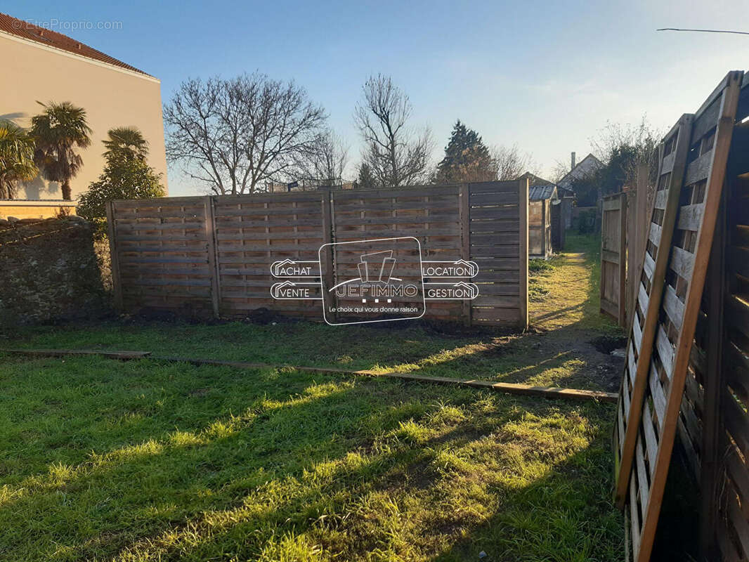 Maison à SAINT-JULIEN-DE-CONCELLES