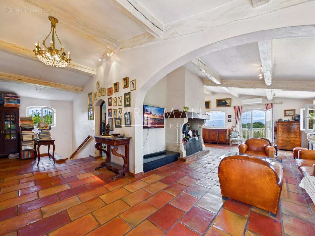 Maison à MANDELIEU-LA-NAPOULE
