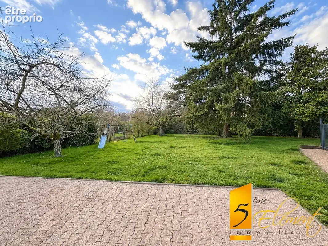 Maison 5 pièces 142 m² à vendre à Chazay-D'azergues (69380) - photo 2