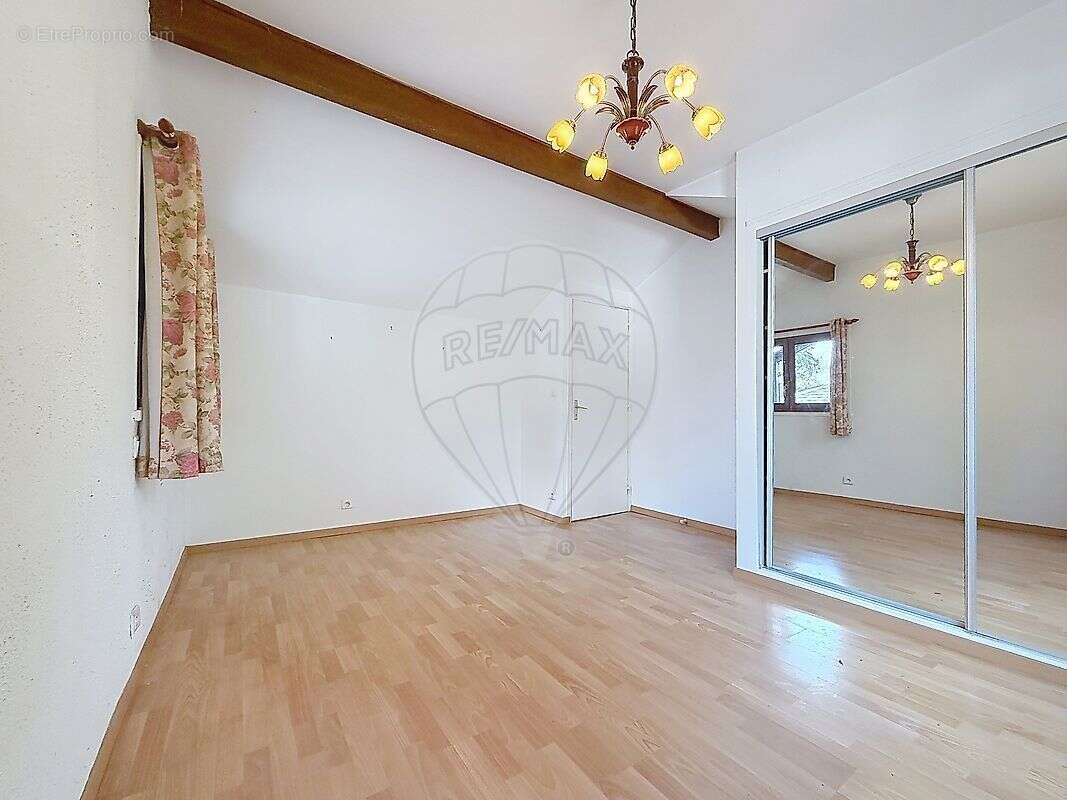 Appartement à SAVIGNY-SUR-CLAIRIS