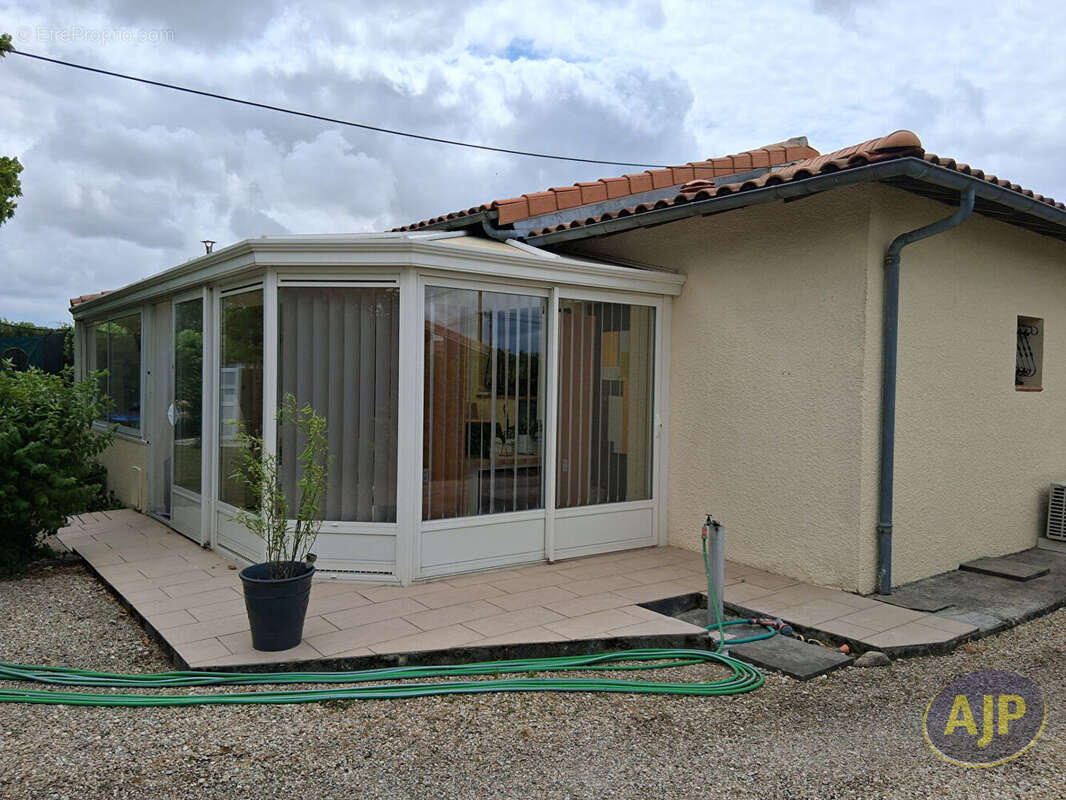 Maison à SAINT-SEURIN-DE-CADOURNE