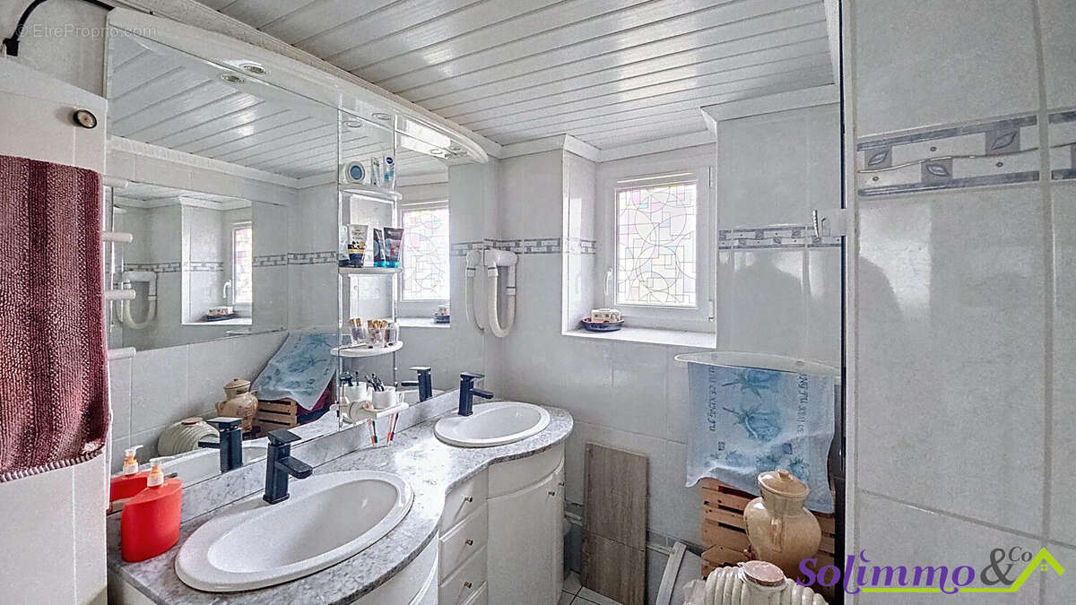 Maison à LES ABRETS