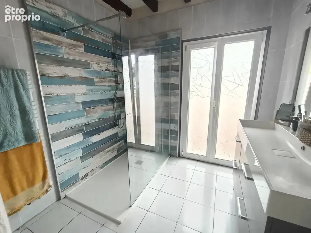 Propriété de 220m2 avec garage et piscine - photo 11