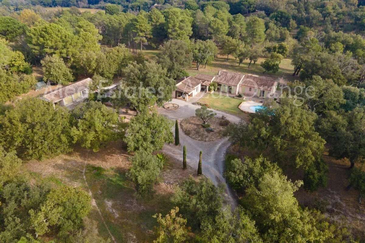 Maison à PLAN-DE-LA-TOUR