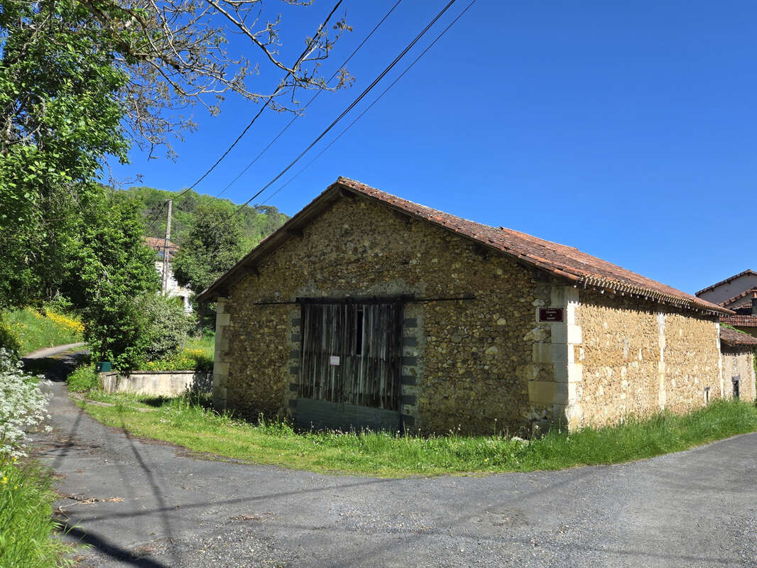 Maison à GRUN-BORDAS