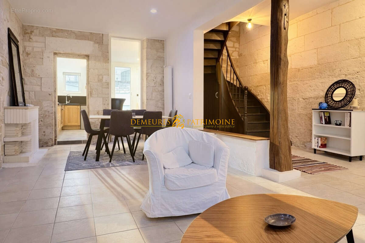 Maison à RUELLE-SUR-TOUVRE