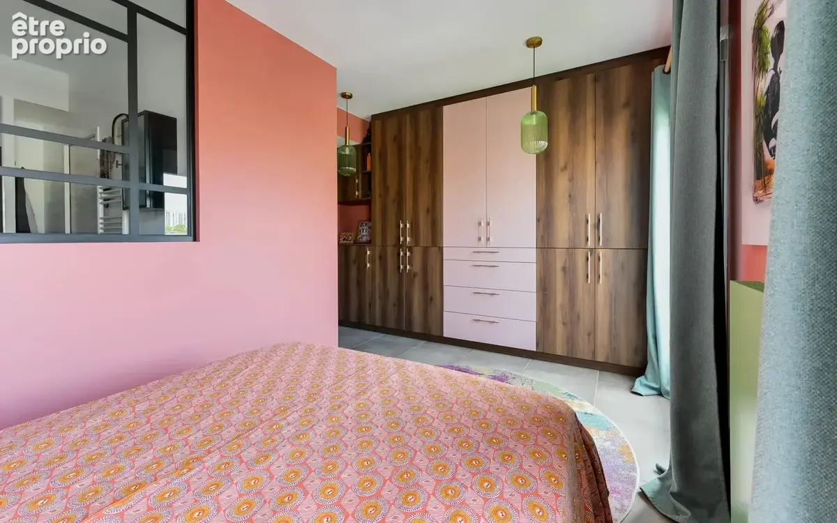 Lyon 8 - 74m² - 1 chambre – Terrasse – Vue Panoramique – Garage inclus - photo 9