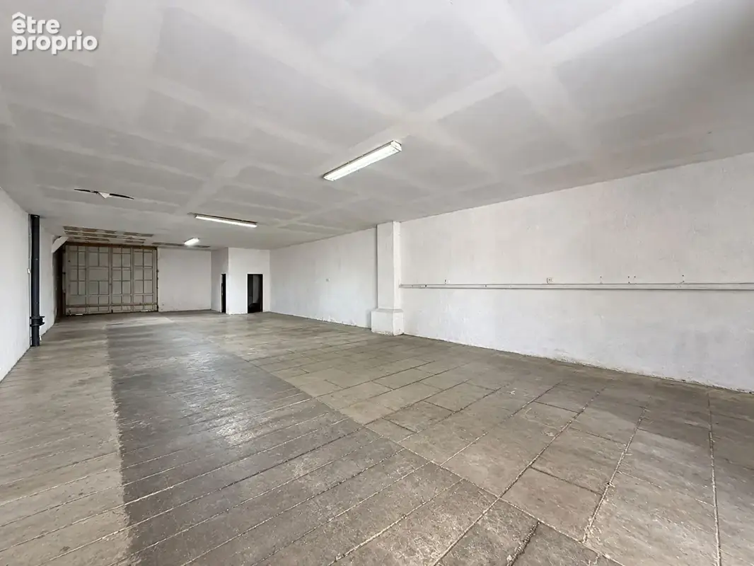 Rare à Carcassonne - Garage de 168 m² en plein centre-ville - photo 4