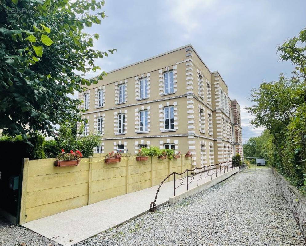 Appartement à CROZANT