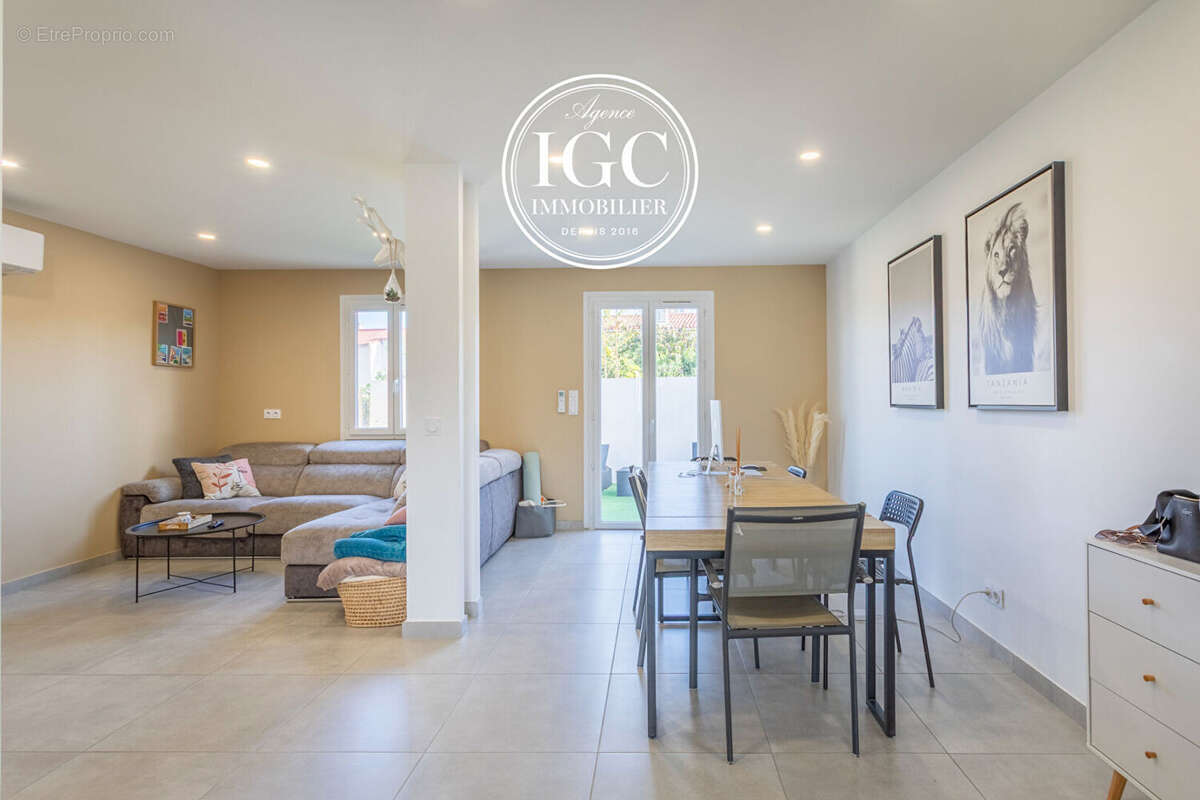 Maison à CHATEAUNEUF-LES-MARTIGUES