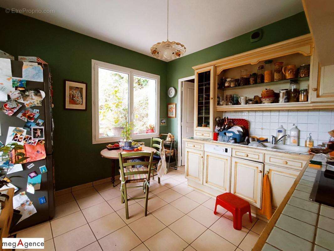 Maison au cachet fou a flanc de roche a tabanac - photo 10