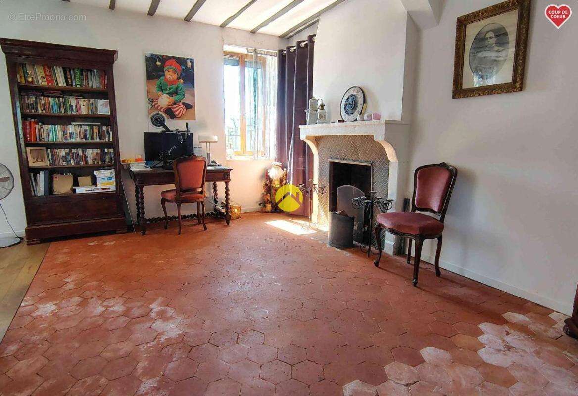 Maison à AUGY-SUR-AUBOIS