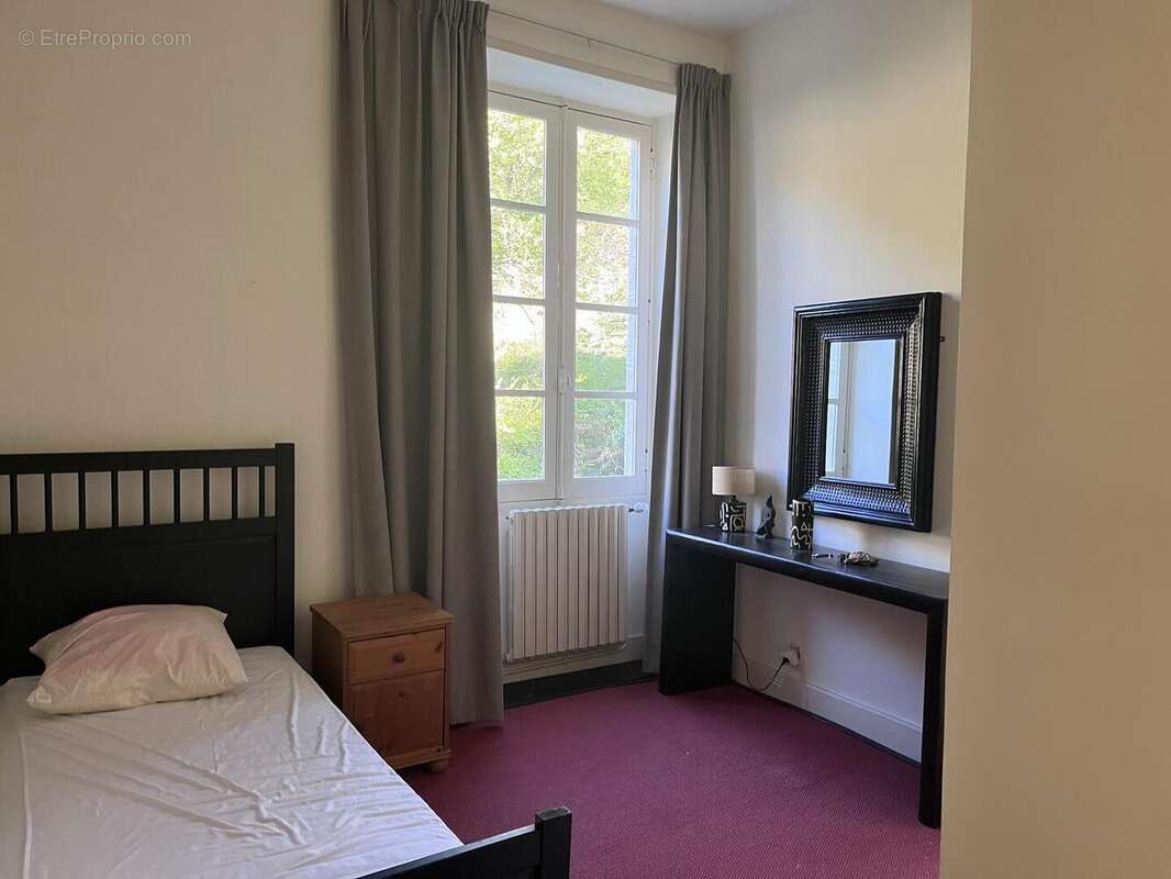 Pièce avant Chambre n°2 - Maison à CAJARC
