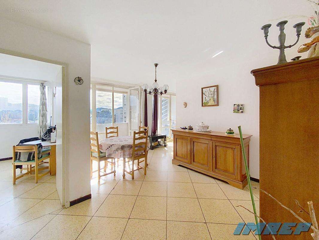 Appartement à MARSEILLE-9E
