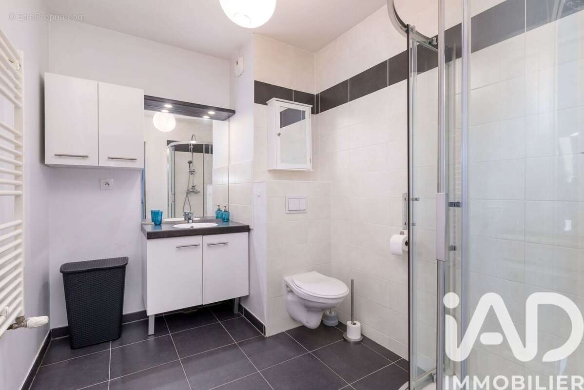 Photo 9 - Appartement à PIERRE-BENITE
