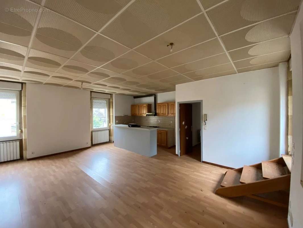 Appartement à FUMEL