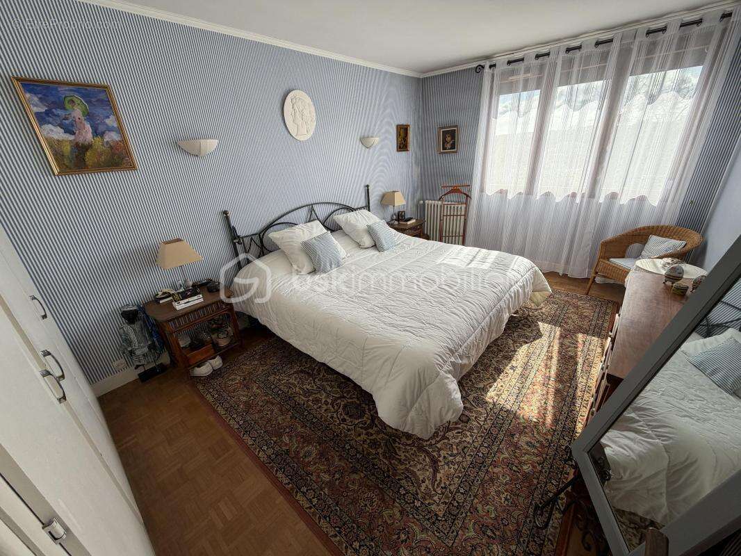 Appartement à CORBEIL-ESSONNES