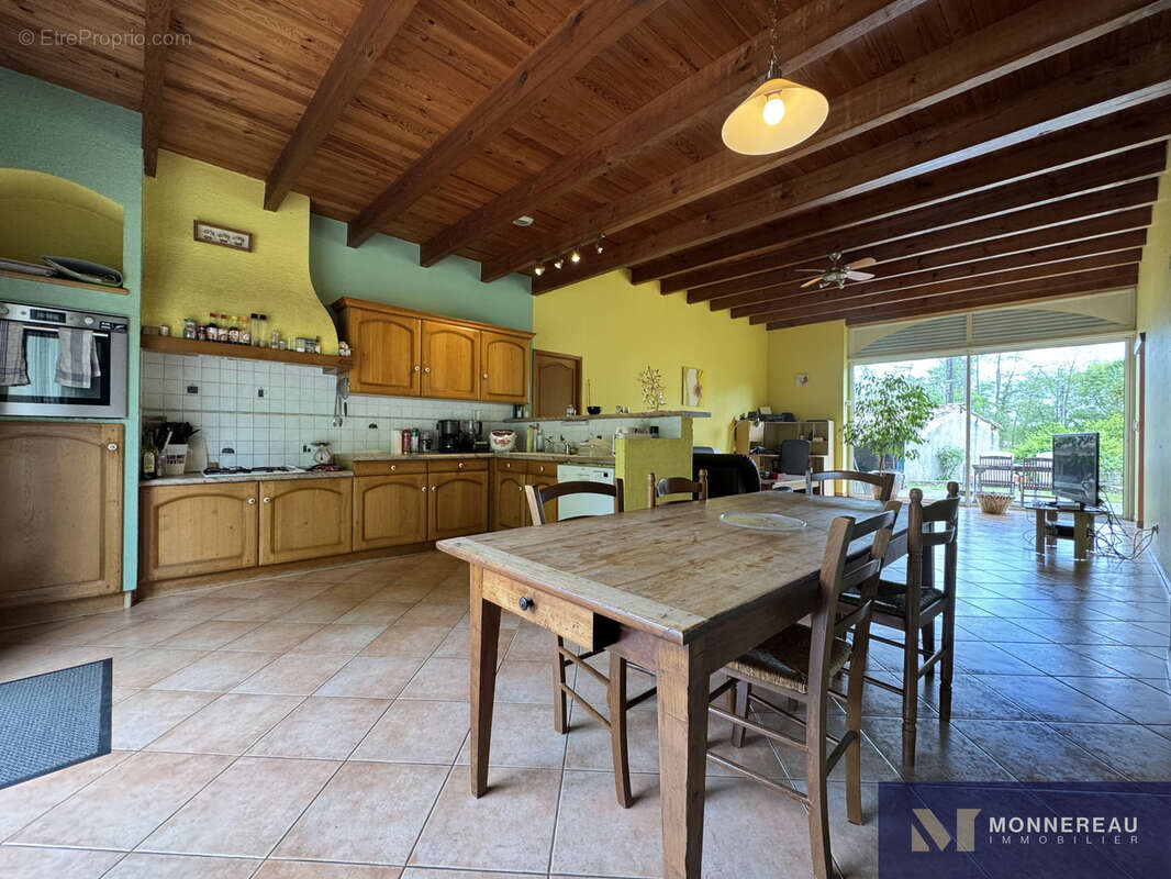 Maison à BAIGNES-SAINTE-RADEGONDE