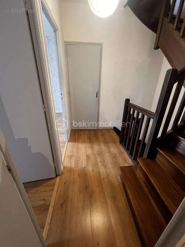 Maison de caractère de 88 m² – 5 pièces – Vue Château de Fougères - photo 12