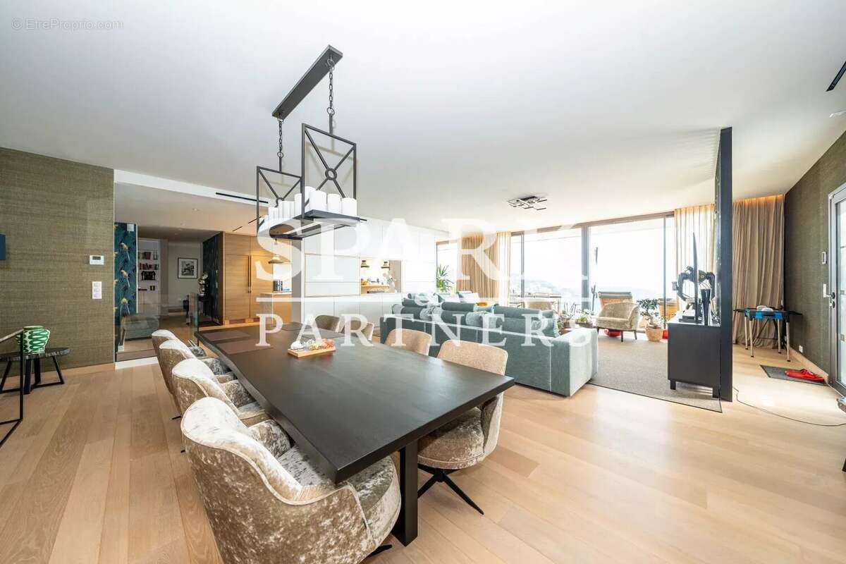 Appartement à ROQUEBRUNE-CAP-MARTIN