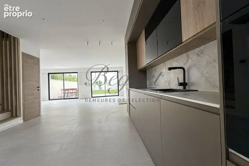 Vélizy-Villacoublay (78140), Yvelines – Maison neuve de 178 m², cinq chambres et jardin sud-ouest - photo 5