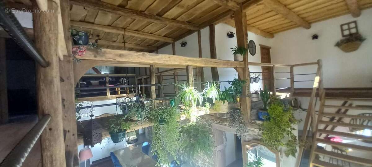 Ferme de caractére avec gîte entierement rénovés et étang de 4 hectares - photo 6