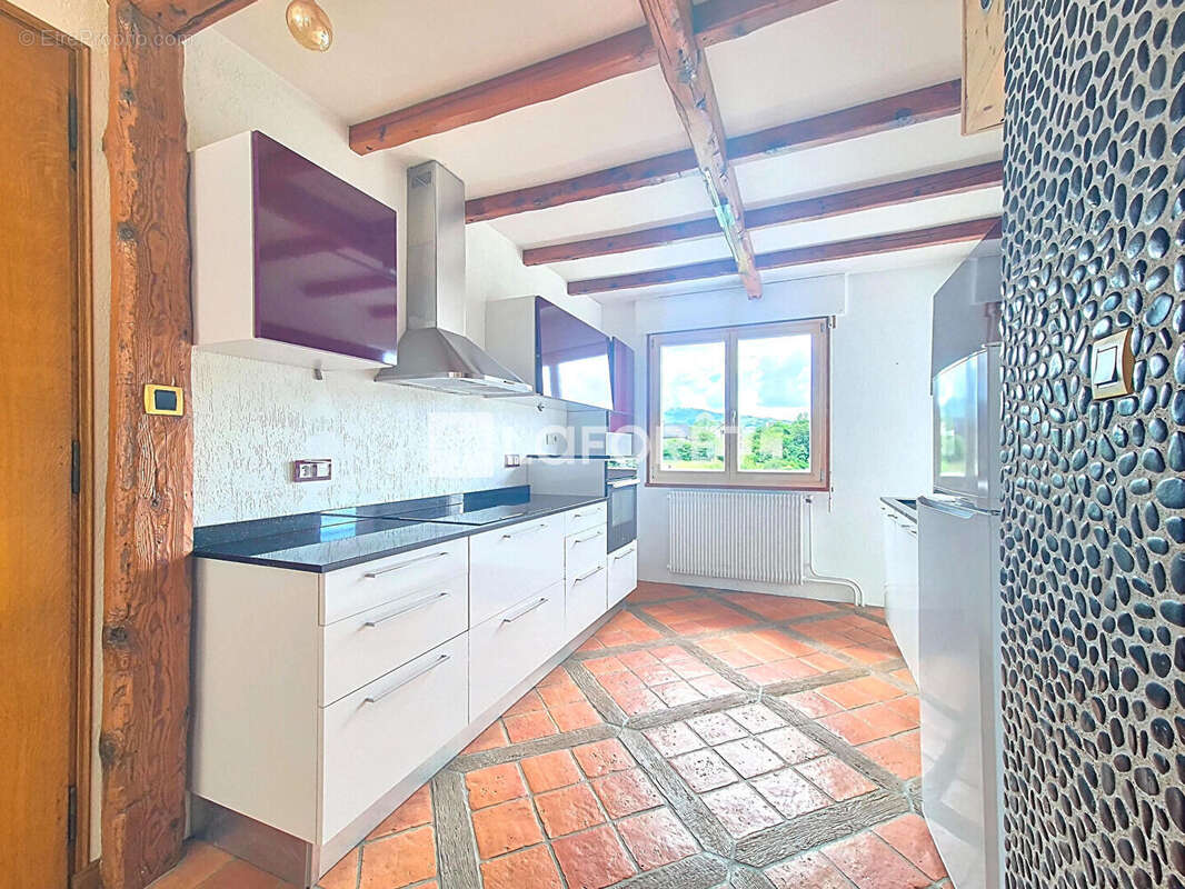 Appartement à CHALLES-LES-EAUX