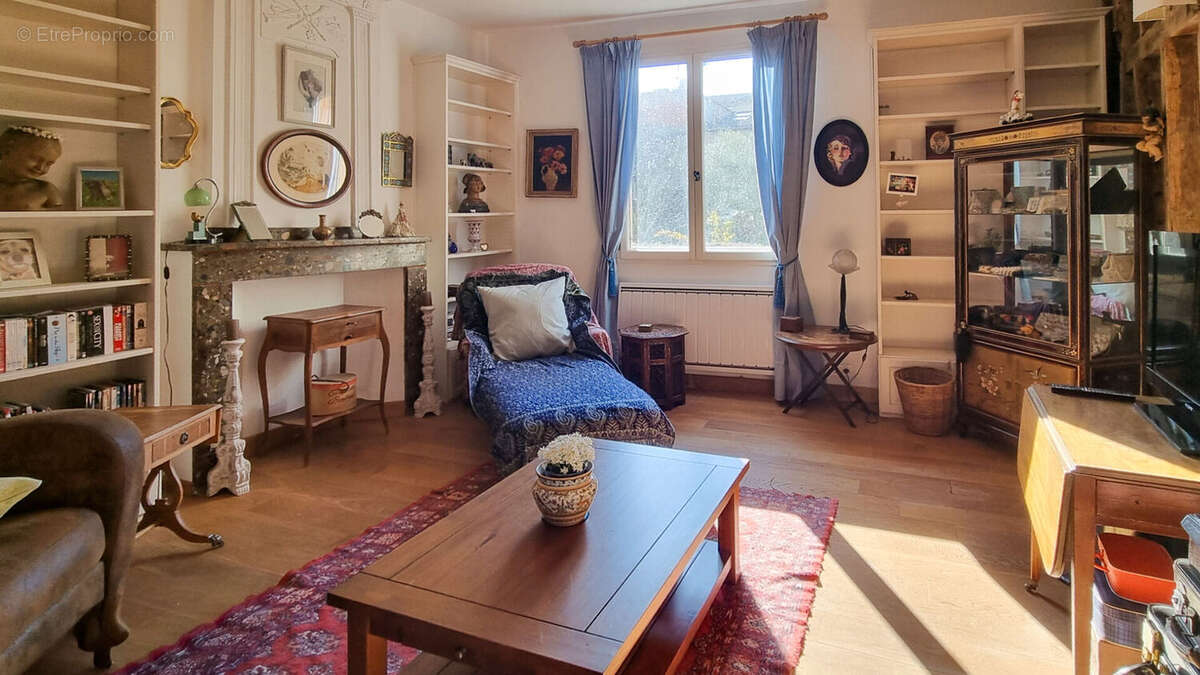 salon 2 - Maison à MIREPOIX