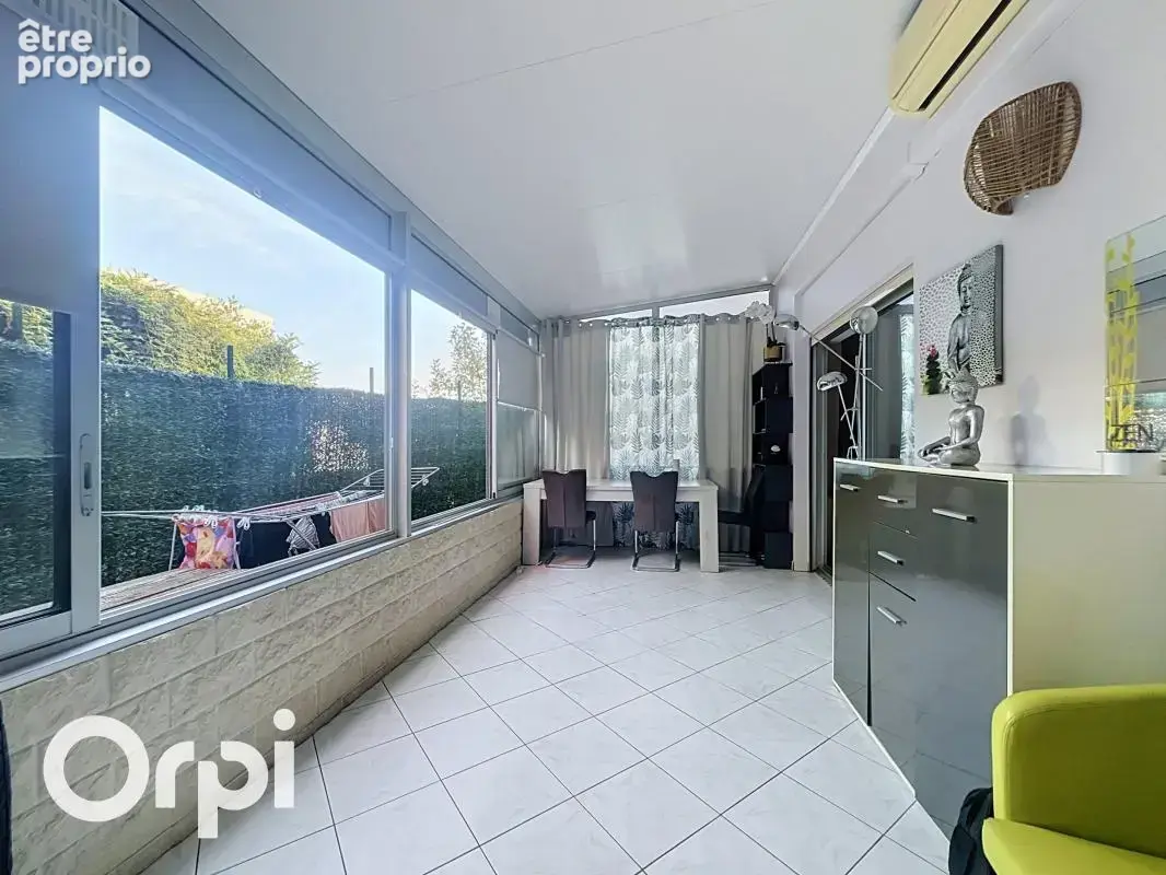 Appartement 2 pieces 35 m² + stationnement + cave + jardin + veranda 14 m² + piscine - photo 2
