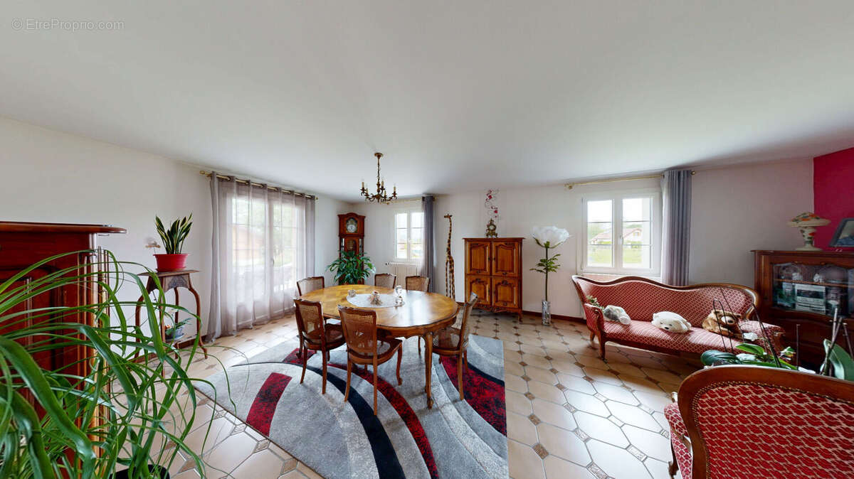 Maison à VERS-EN-MONTAGNE