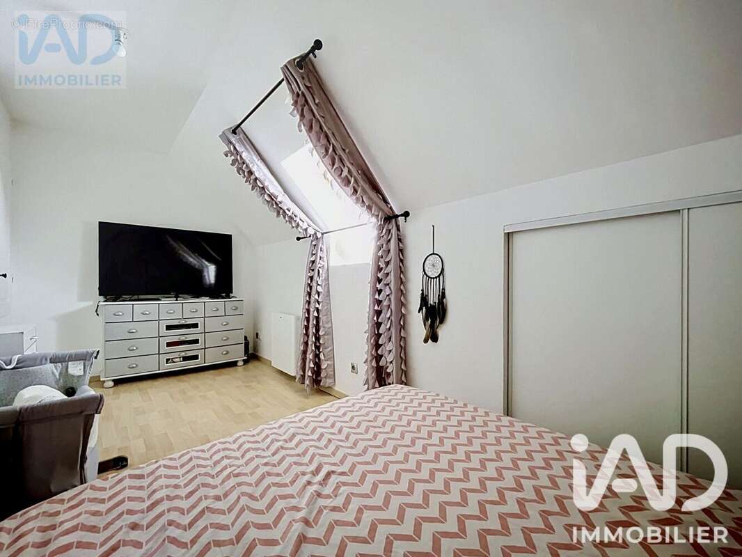 Maison 108 m² à Courtisols  - photo 8
