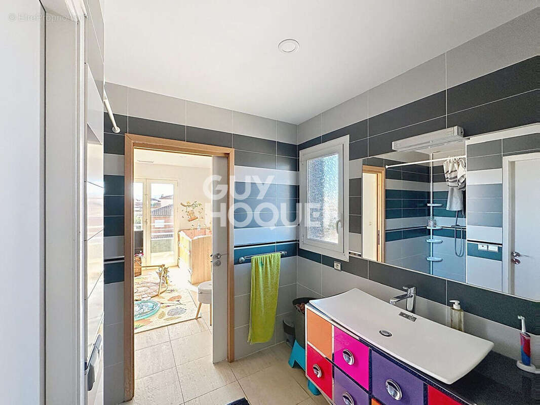 Maison à SAINT-LAURENT-DE-LA-SALANQUE