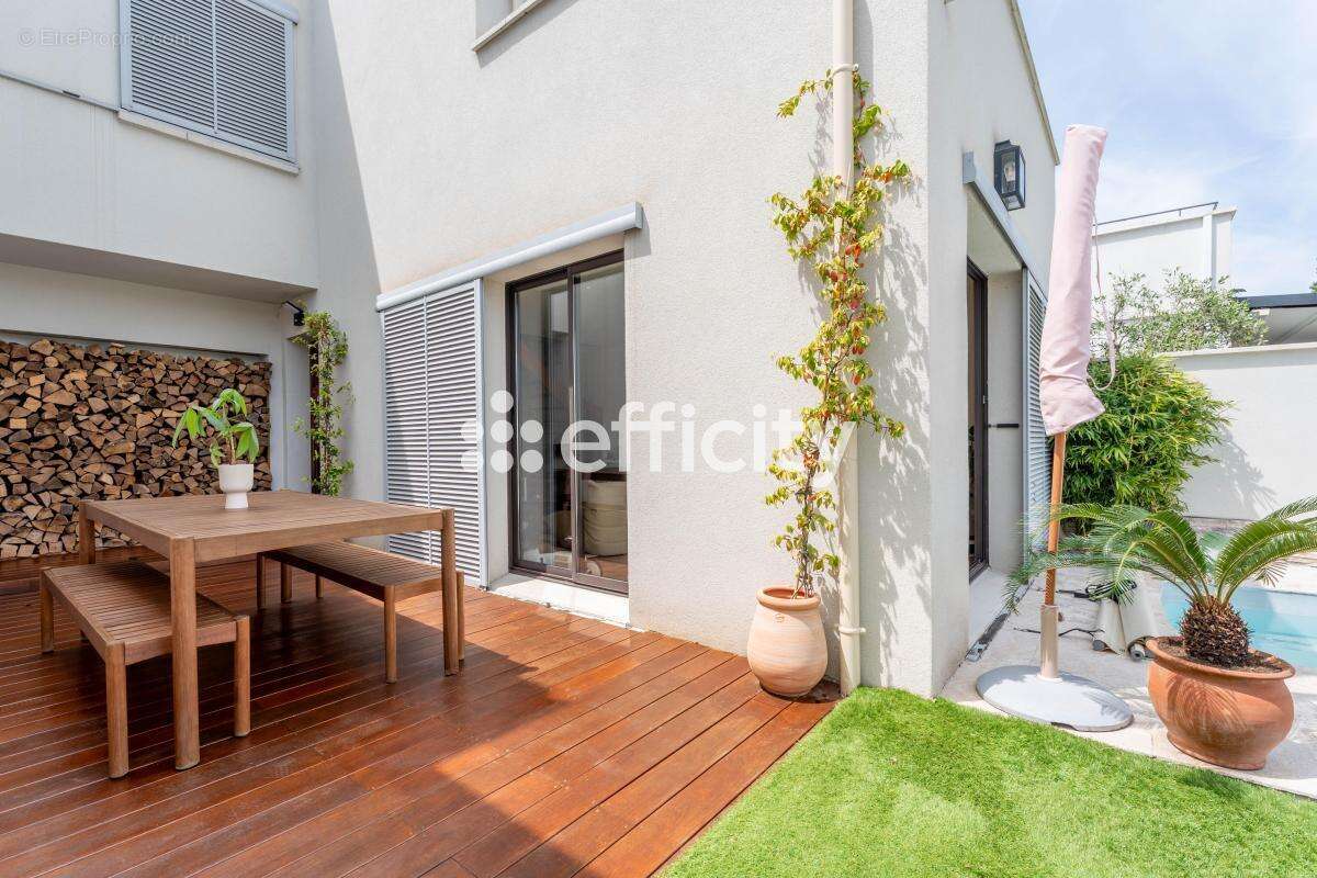 Maison 112 m² à Tassin-La-Demi-Lune  - photo 4