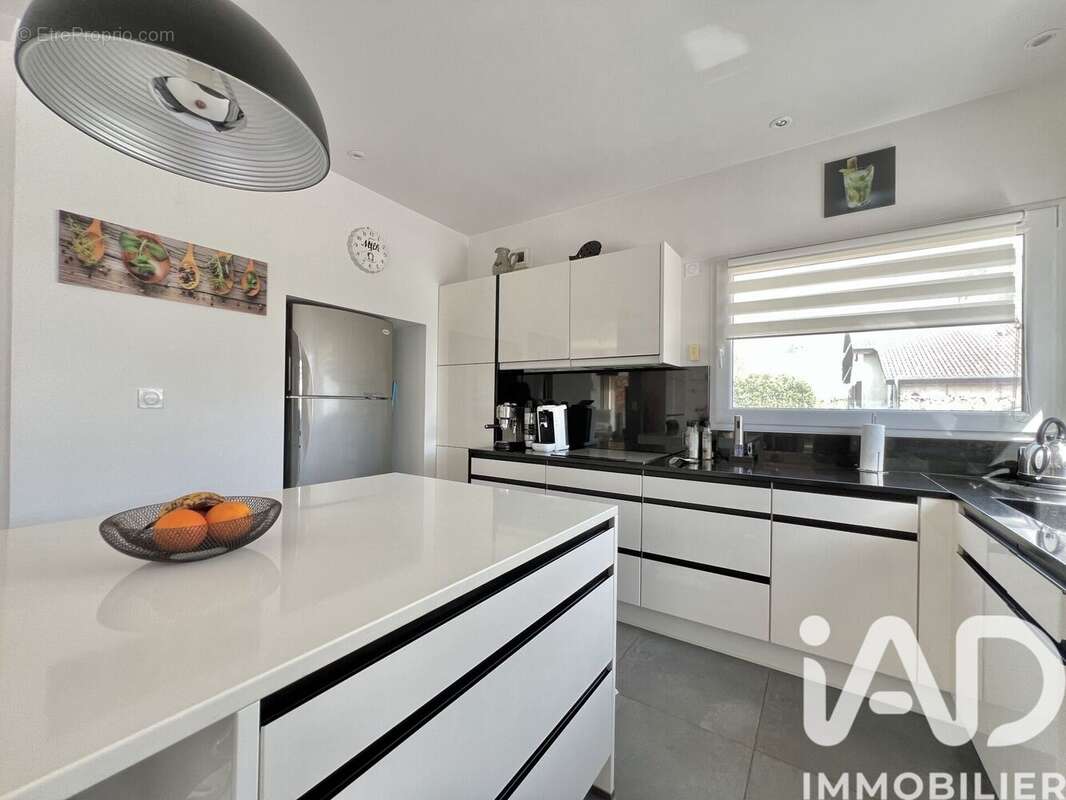 Photo 4 - Maison à LA BUISSE