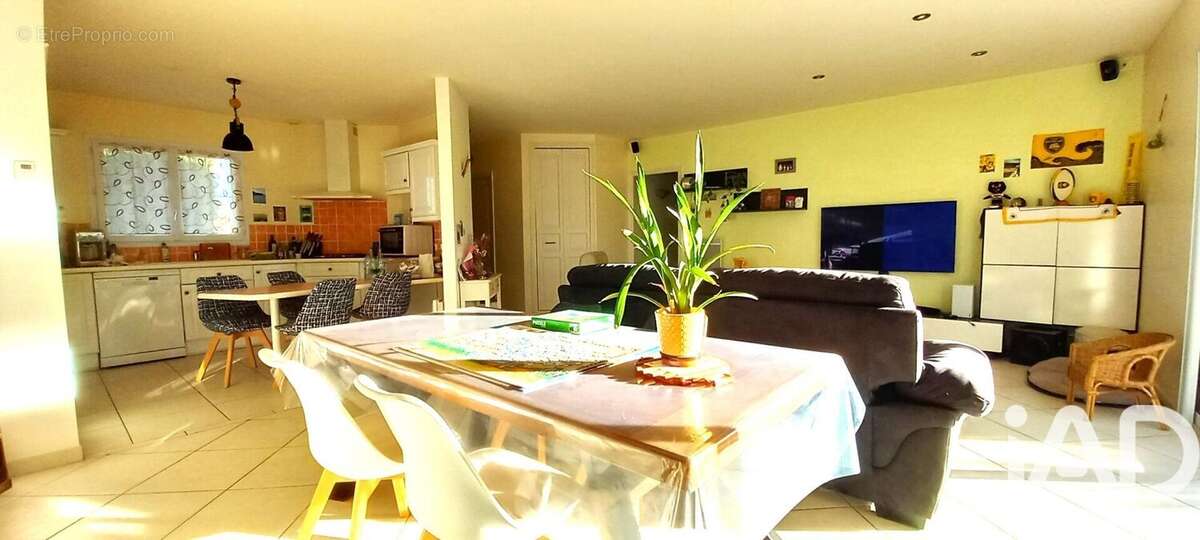 Photo 3 - Maison à VENANSAULT